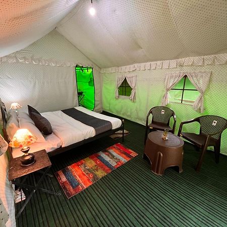 Himalayan Riverside Swiss Cottage Tents, Manali Esterno foto