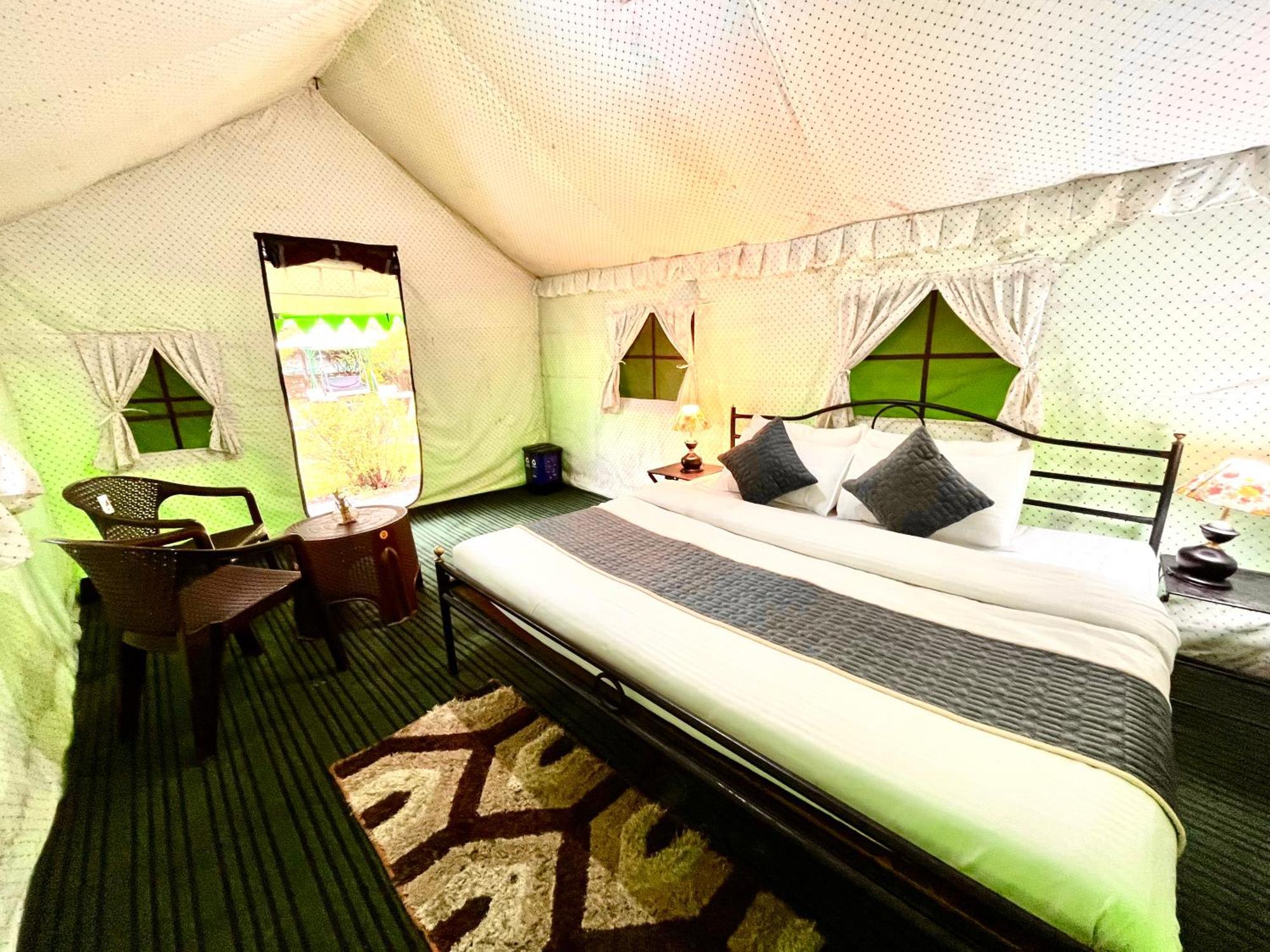 Himalayan Riverside Swiss Cottage Tents, Manali Esterno foto