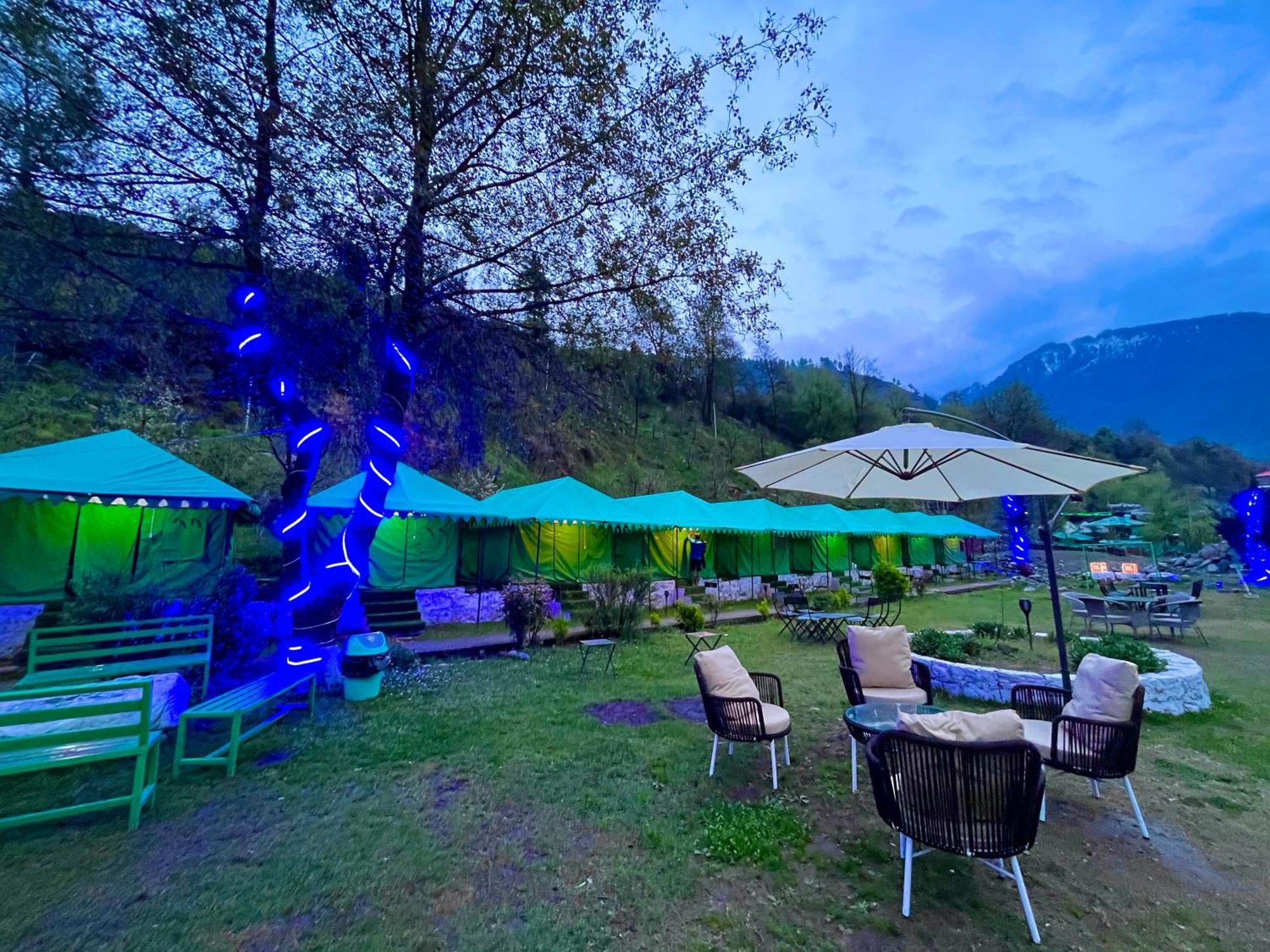 Himalayan Riverside Swiss Cottage Tents, Manali Esterno foto