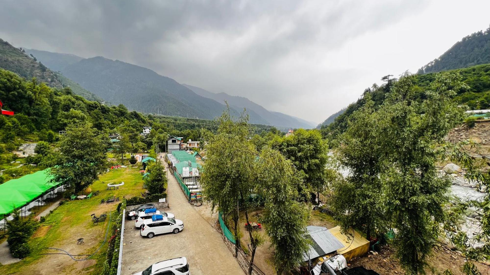 Himalayan Riverside Swiss Cottage Tents, Manali Esterno foto
