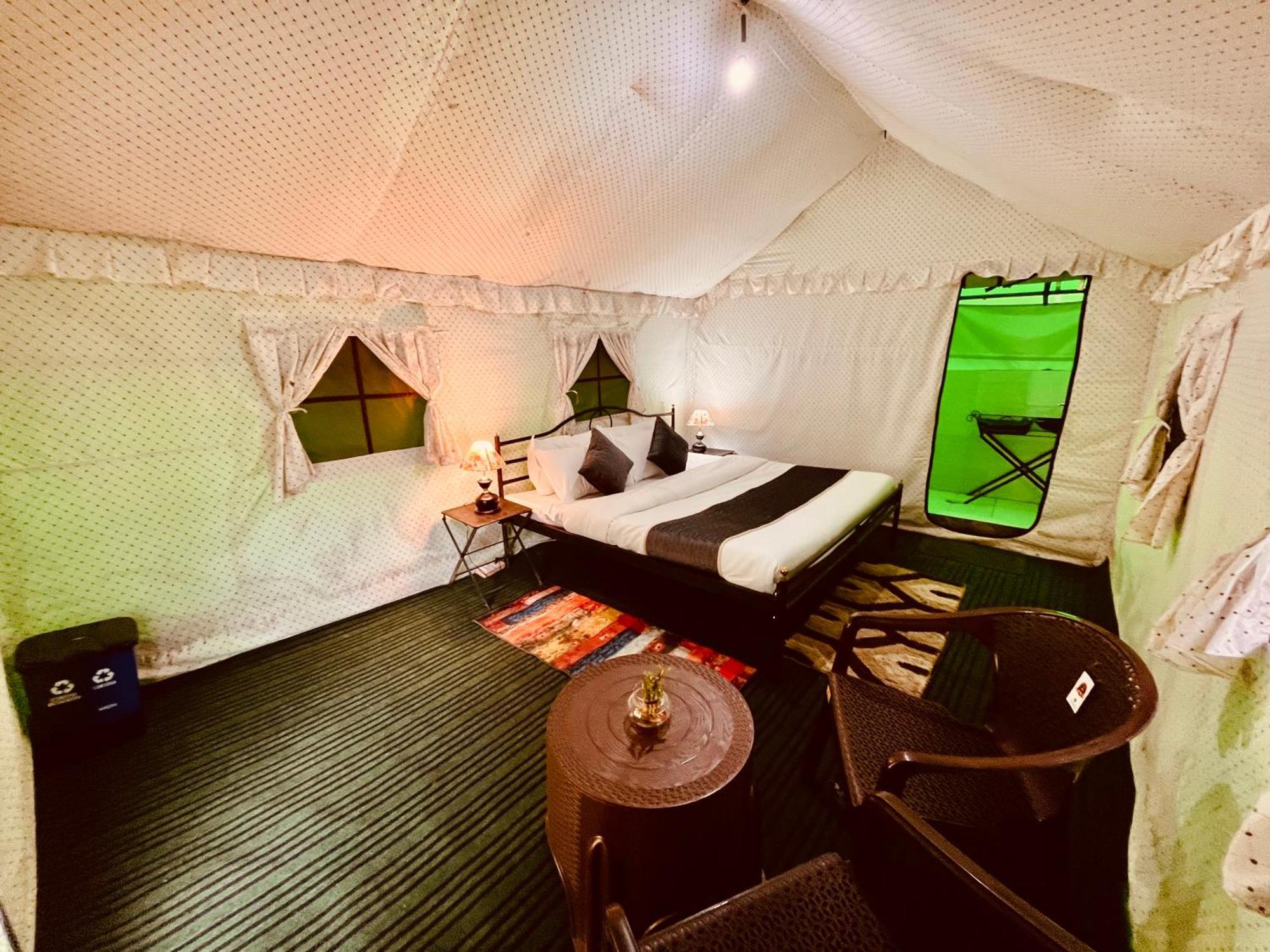 Himalayan Riverside Swiss Cottage Tents, Manali Esterno foto