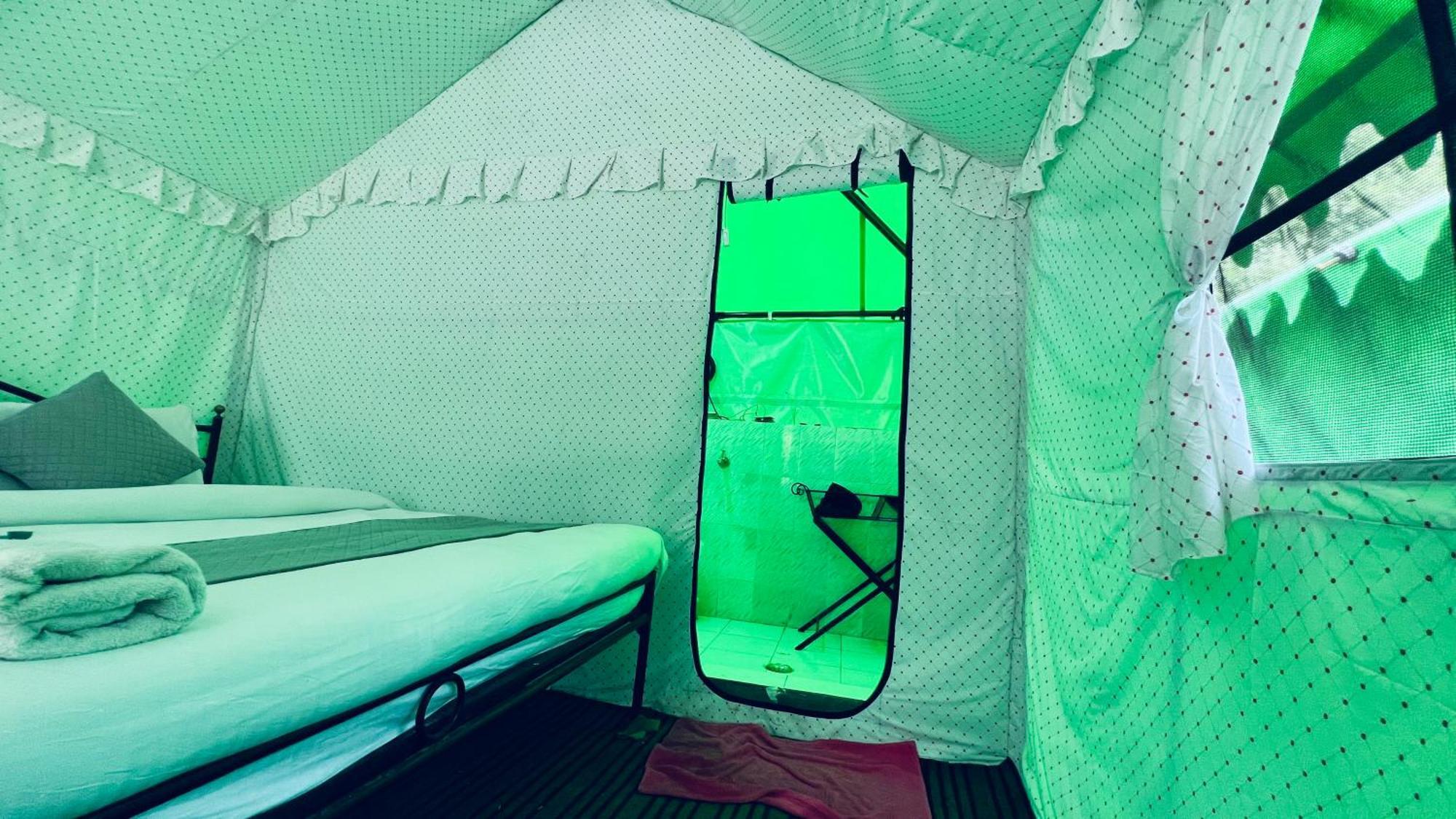 Himalayan Riverside Swiss Cottage Tents, Manali Esterno foto