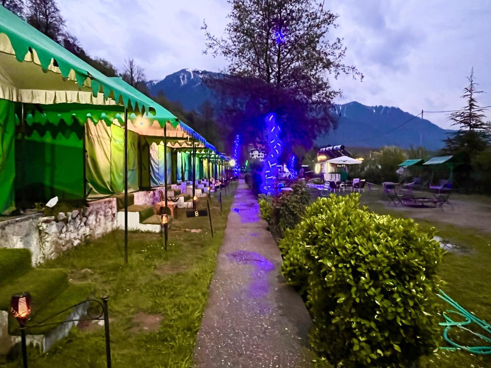 Himalayan Riverside Swiss Cottage Tents, Manali Esterno foto